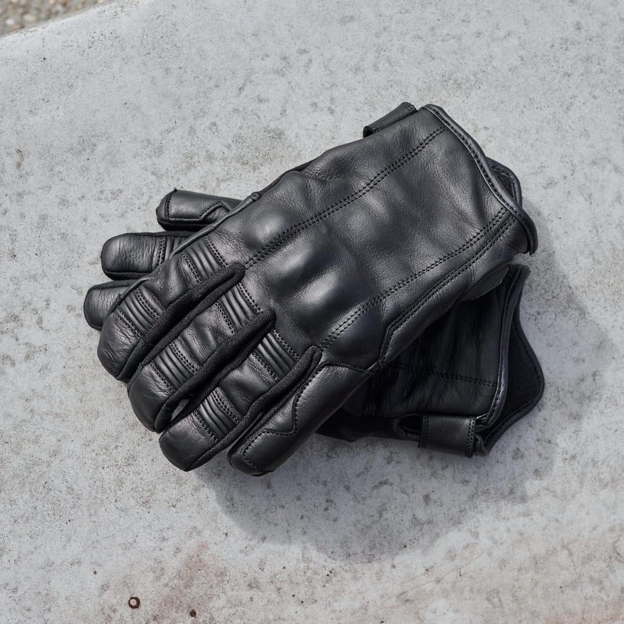 Shorties 2.0 short waterproof motorbike glove in black leather